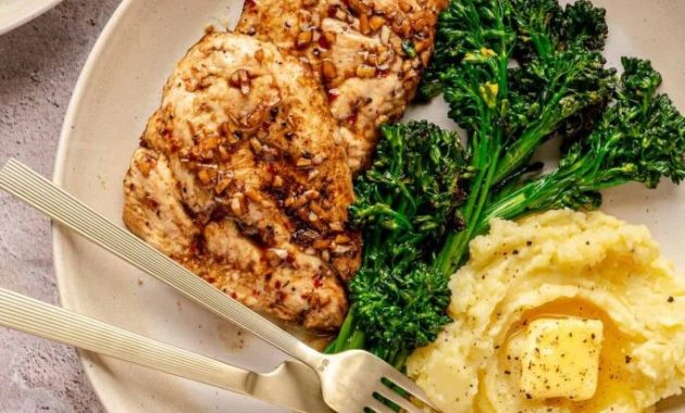 Ballı Balsamik Tavuk, Kremalı Patates Püresi ve Çıtır Brokoli: Eşsiz Bir Lezzet Şöleni